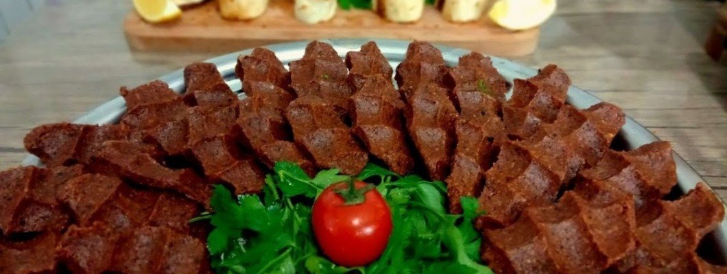 Турецкие сырые котлеты Чиг кёфте из булгура